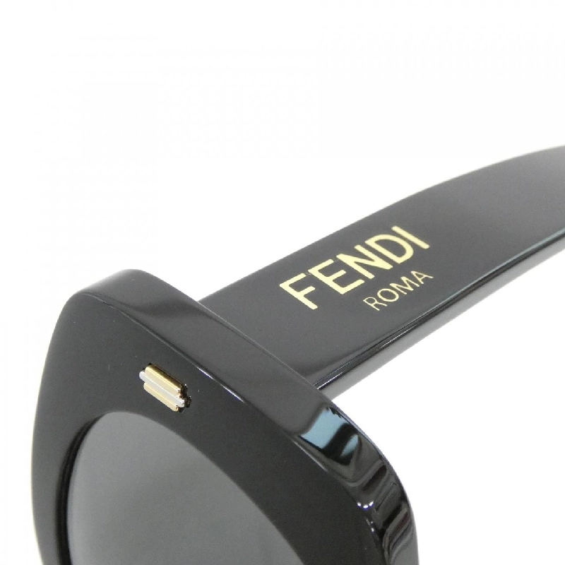 【Sản phẩm mới】Kính mát Fendi FE40137F 625146
