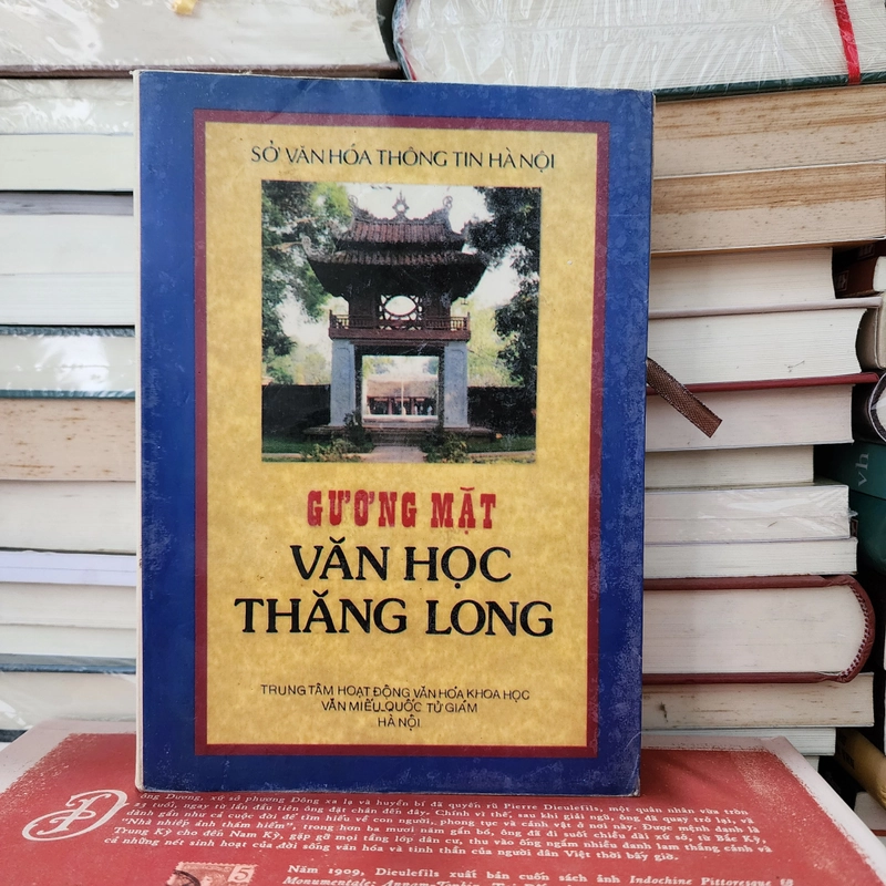 Gương mặt văn học Thăng Long  416433