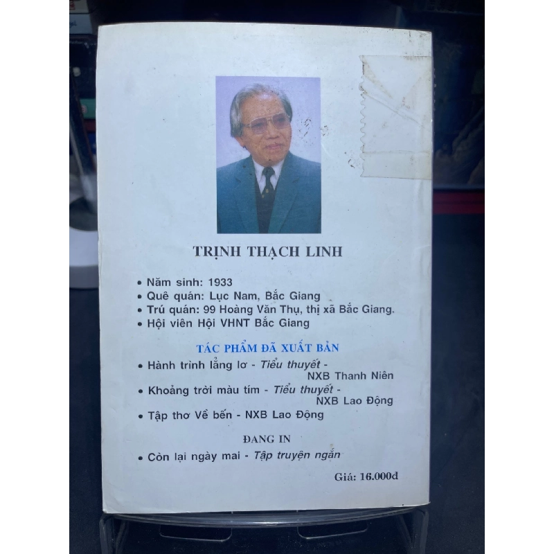 Còn lại ngày mai mới 80% ố bẩn có dấu mộc và viết nhẹ 2004 Trịnh Thạch Linh HPB0906 SÁCH VĂN HỌC 914691