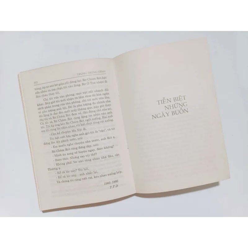 Ngõ lỗ thủng
_ Ngược chiều cái chết
_ Tiễn biệt những ngày buồn - Trung Trung Đỉnh 761887