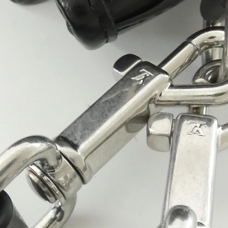 Túi xách vai LV NIGHT Noé Cargo M13985 của Louis Vuitton 611833