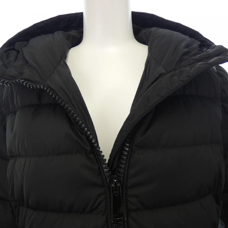 Áo khoác lông vũ MONCLER 638444