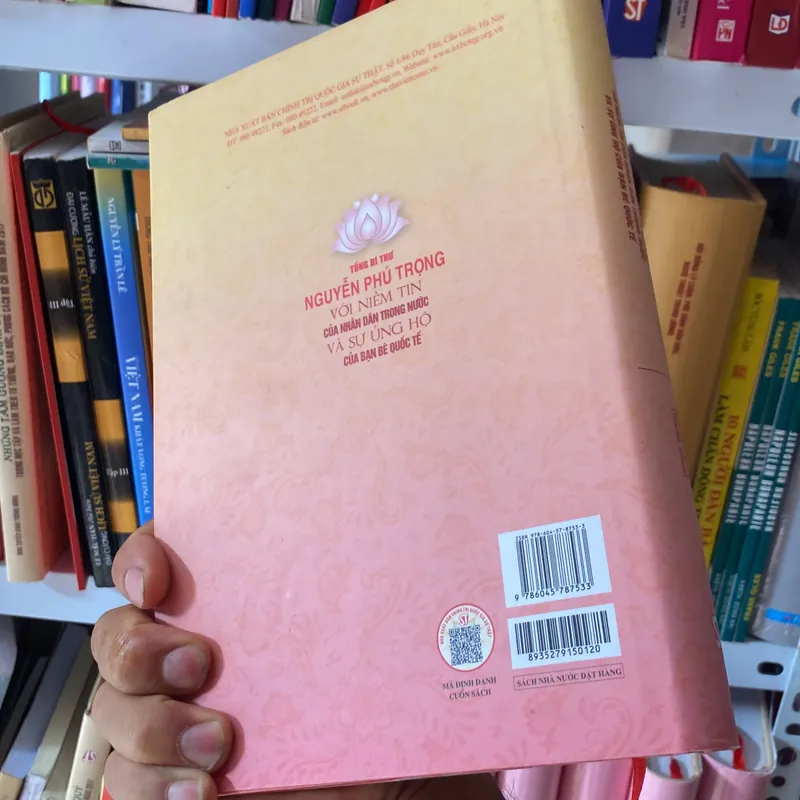 Tổng Bí thư Nguyễn Phú Trọng, với niềm tin của nhân dân trong nước 717093