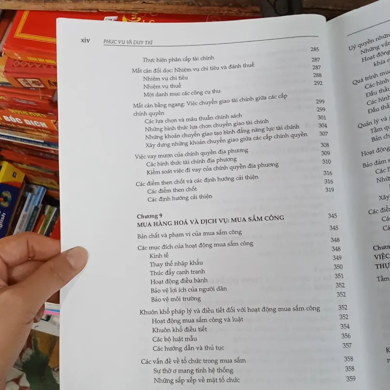 Phục vụ và duy trì cải thiện hành chính công trong một thế giới cạnh tranh -  927409