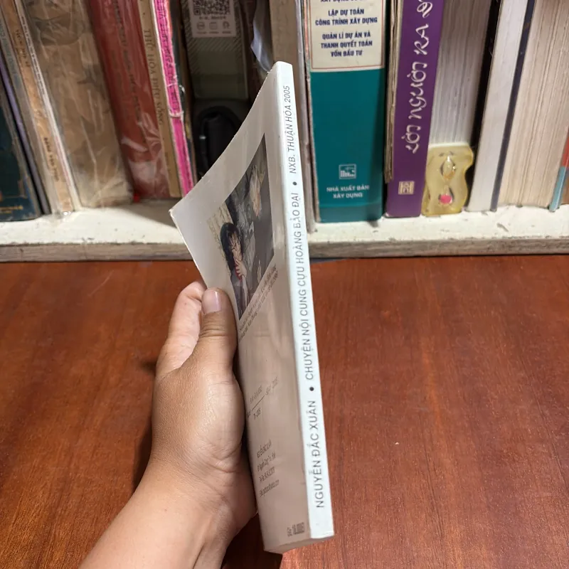 II Sách Lịch Sử: Chuyện Nội Cung Cựu Hoàng Bảo Đại - Nguyễn Đắc Xuân - 2005 995101