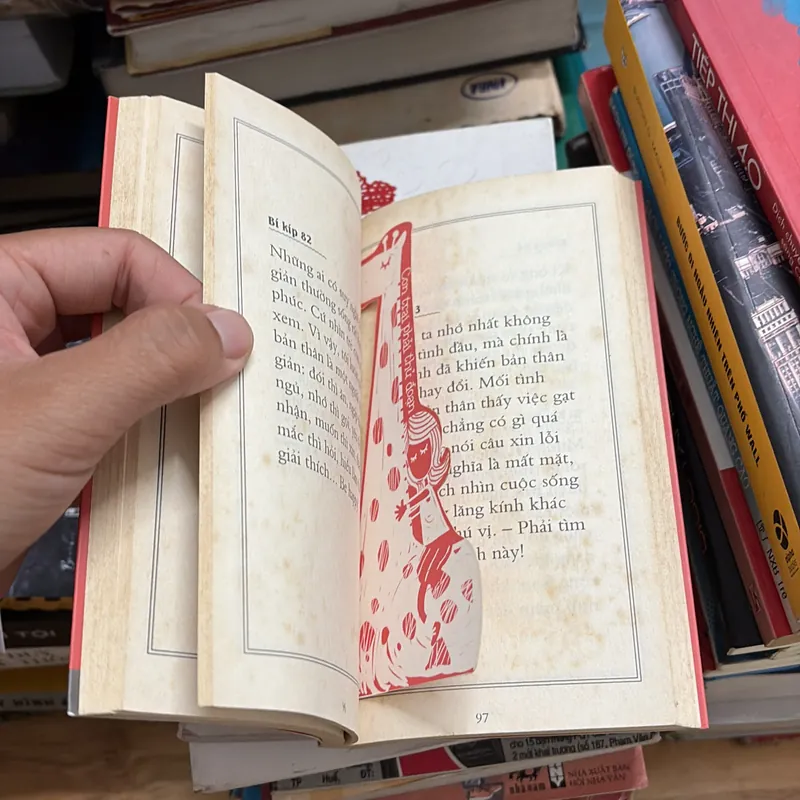 II Tựa sách: Con Gái Phải Mạnh Mẽ (Bản Đặc Biệt) - PLOY - 2015 698000