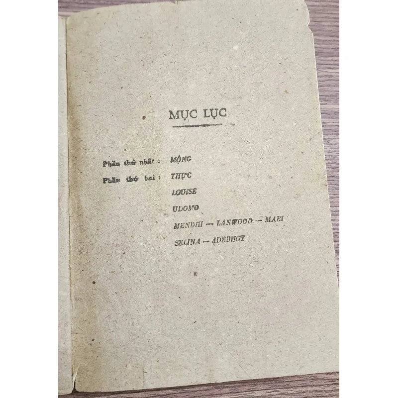 Tiểu thuyết của Peter Abraham: MỘT VÒNG HOA CHO UDOMO 776844