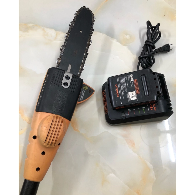  Cưa Pin, Cưa Xích Trên Cao Black + Decker 14,4V. 290324