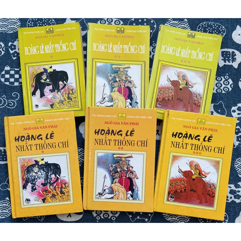 Hoàng Lê Nhất Thống Chí - Ngô Gia Văn Phái 620516