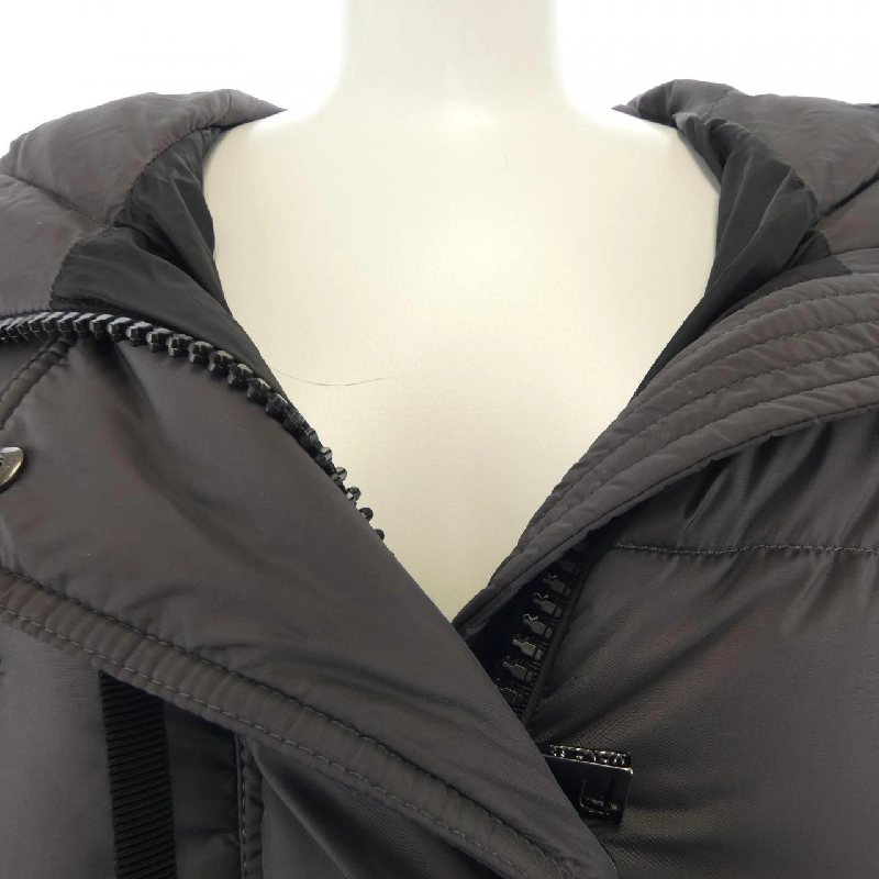 Áo khoác lông vũ MONCLER 637466