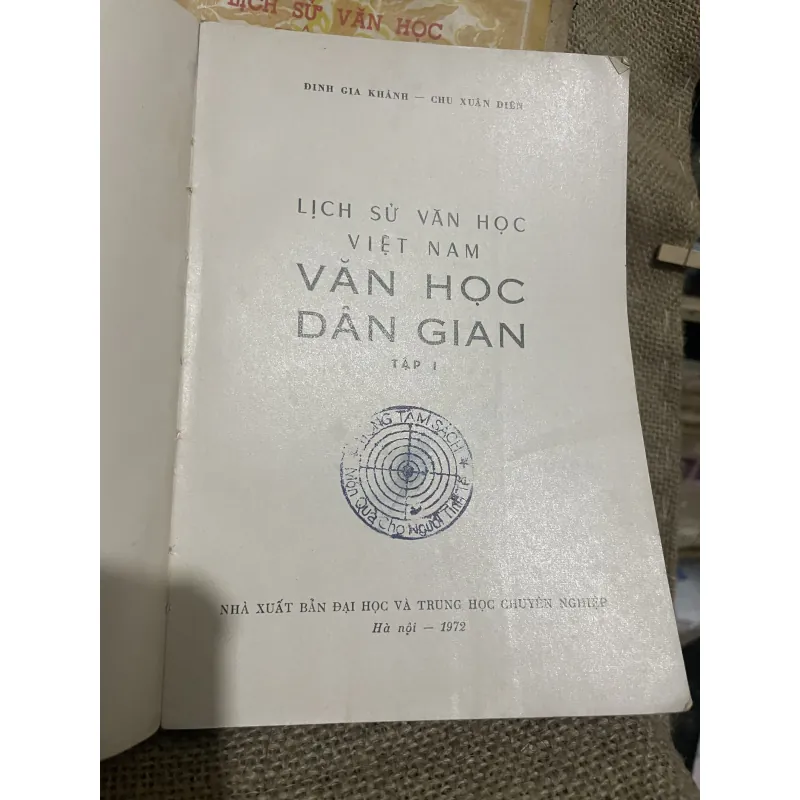 Văn học dân gian Việt Nam tập 1 +2; 1973,1974 ; ĐINH GIA KHÁNH - CHU XUÂN DIÊN 744957