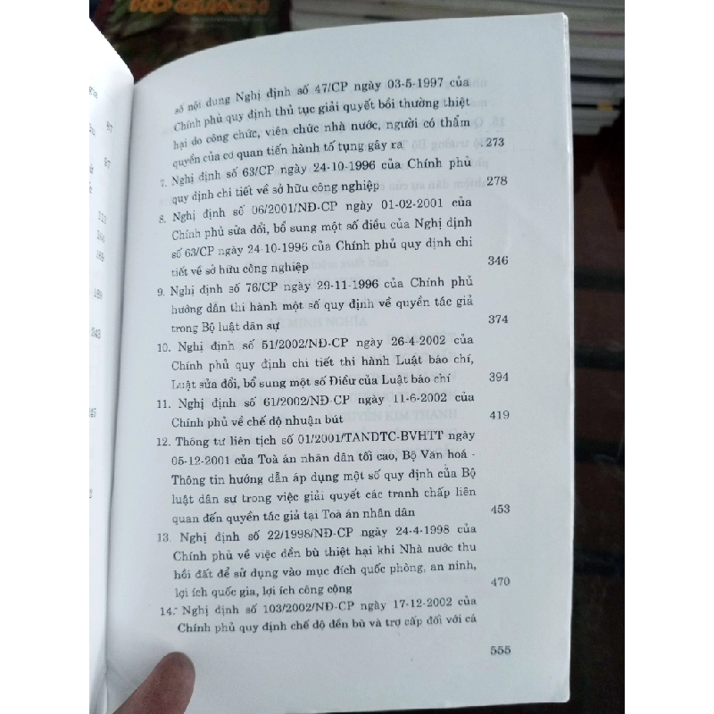 Tìm hiểu về bồi thường thiệt hại ngoài hợp đồng - Văn Thấm 2004 (Sách chính trị - pháp lý) VAVO1304-A0 1012260