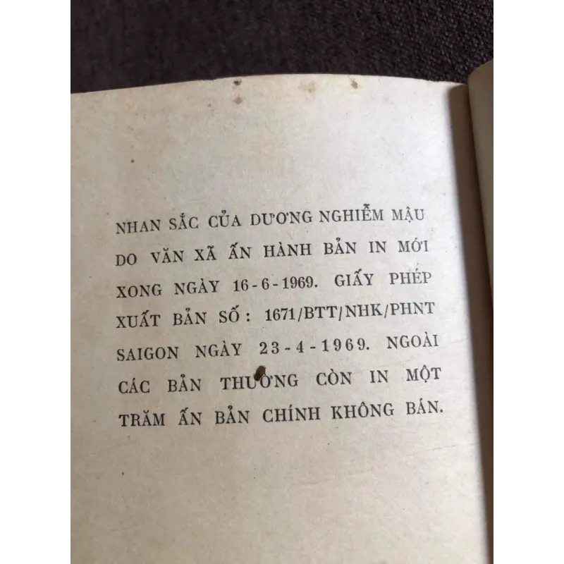 "NHAN SẮC" của DƯƠNG NGHIỄM MẬU (BẢN ĐẶC BIỆT) 599097