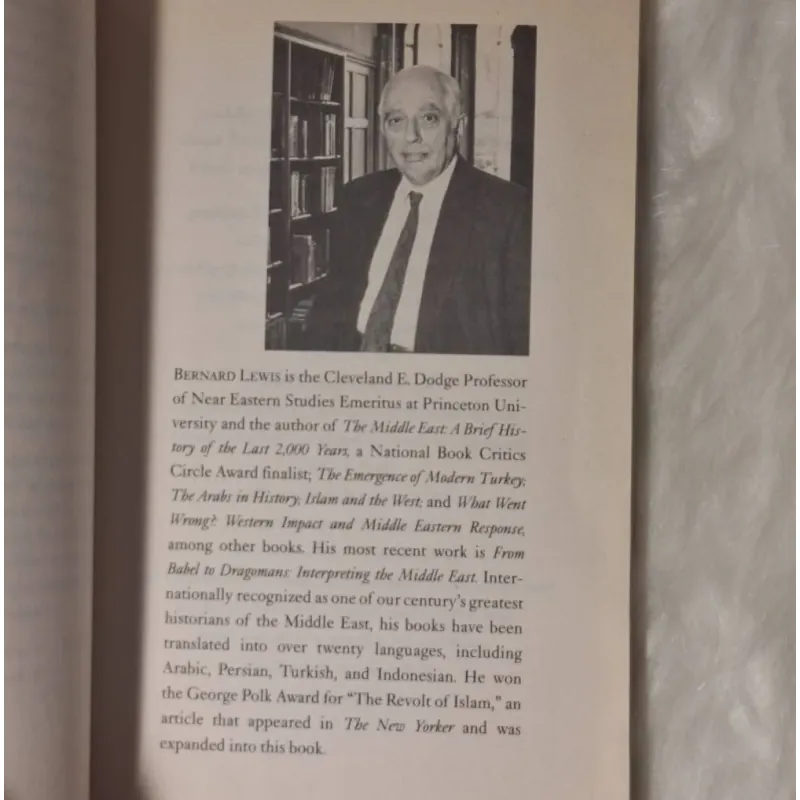 Bernard Lewis - The Crisis of Islam: Holy War and Unholy Terror 788633