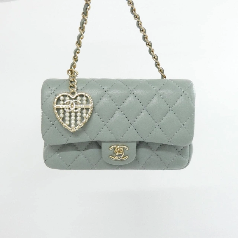 Túi charm AP4760 của Chanel 623544