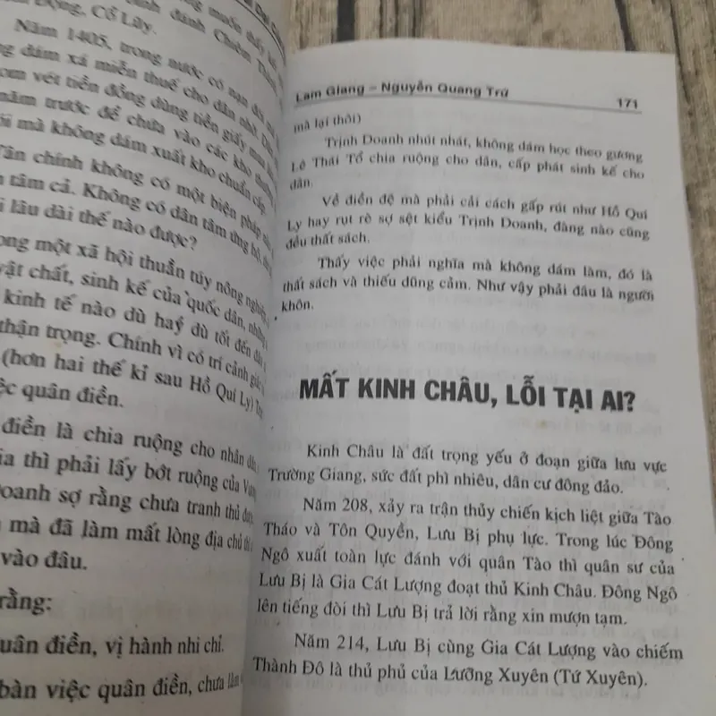 Những cái dại của người xưa. Tác giả Lam Giang - Nguyễn Quang Trứ 590606
