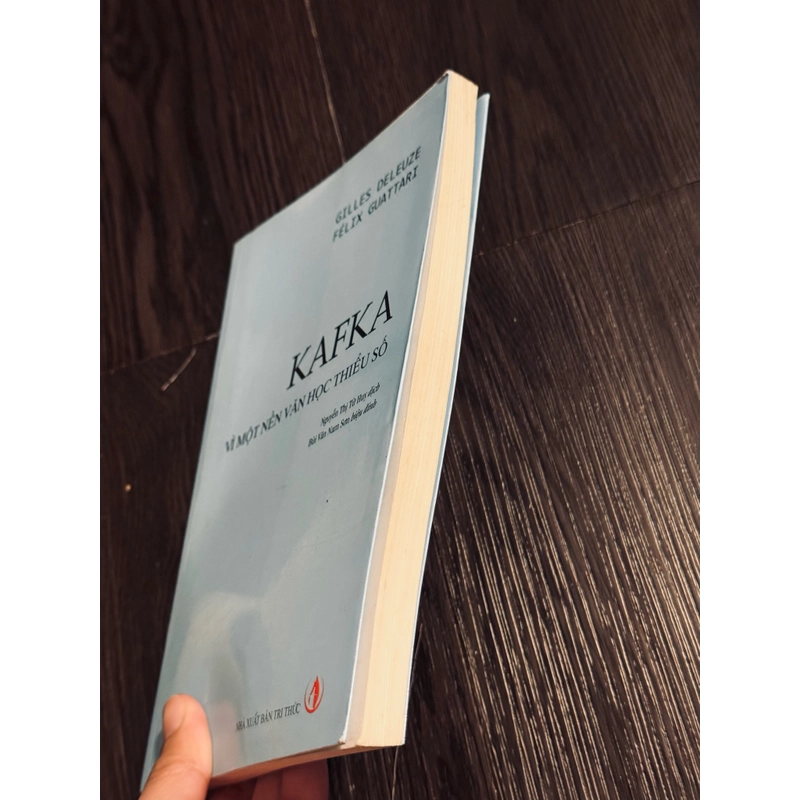 Kafka Vì một nền văn học thiểu số 497957