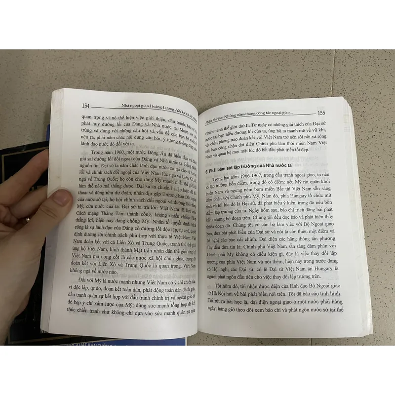 Nhà ngoại giao Hoàng Lương 589882