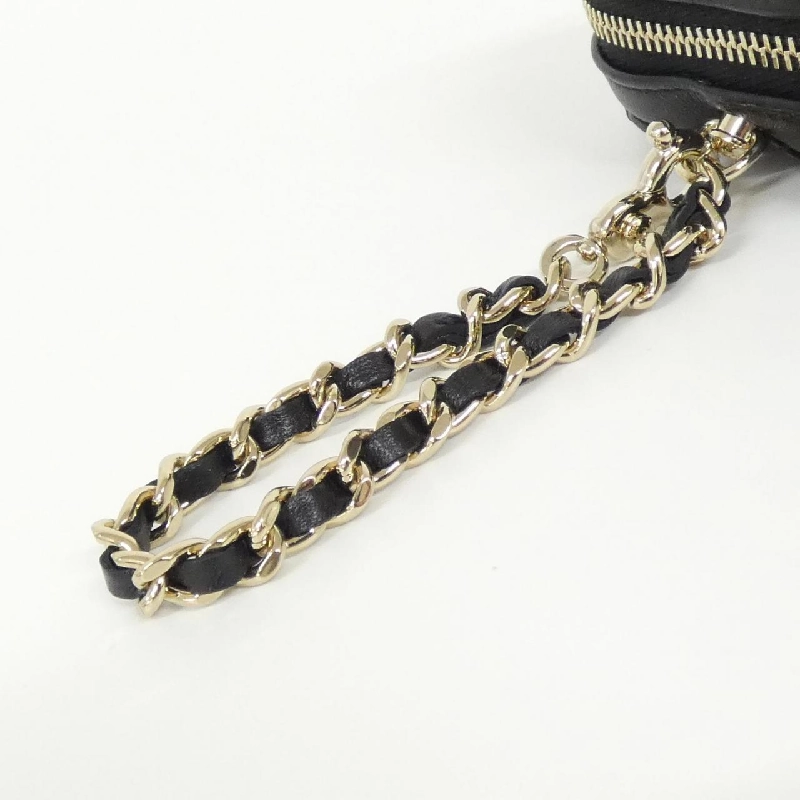 Charm túi AP4838 của Chanel 622194