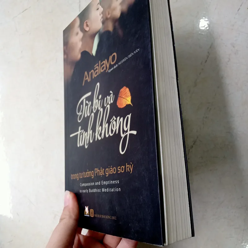 Từ bi và tính không 📚 711466