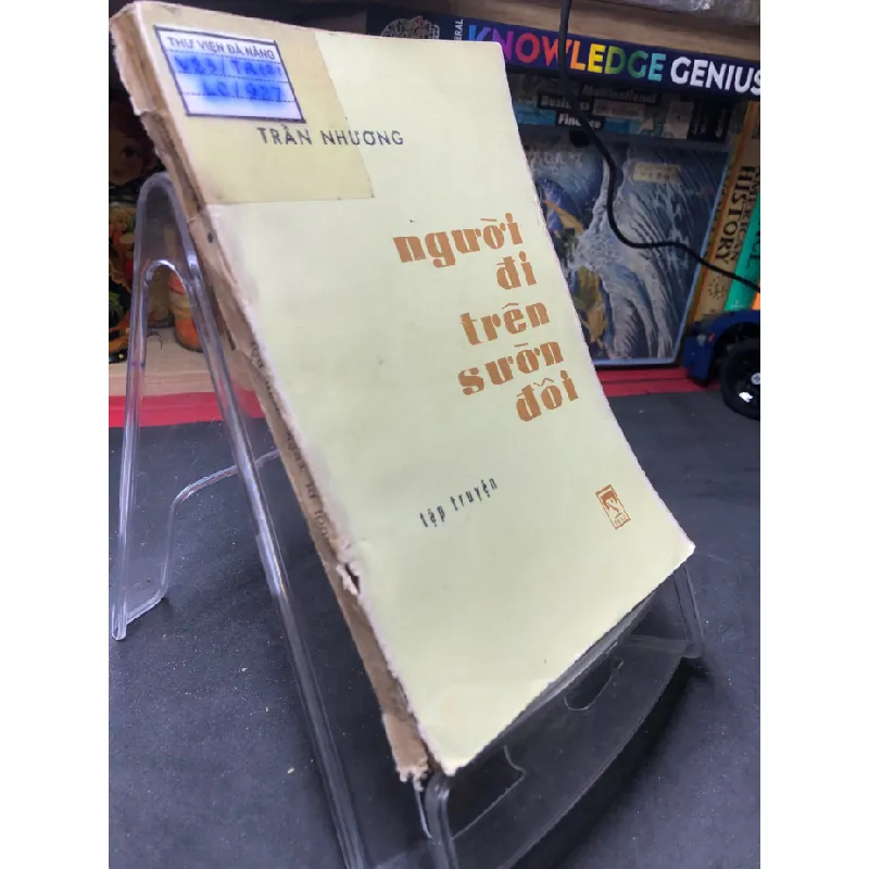 [Sách Cũ SCGR] Người đi trên sườn đồi 1983 mới 50% ố bẩn Trần Nhương HPB0906 SÁCH VĂN HỌC 679686
