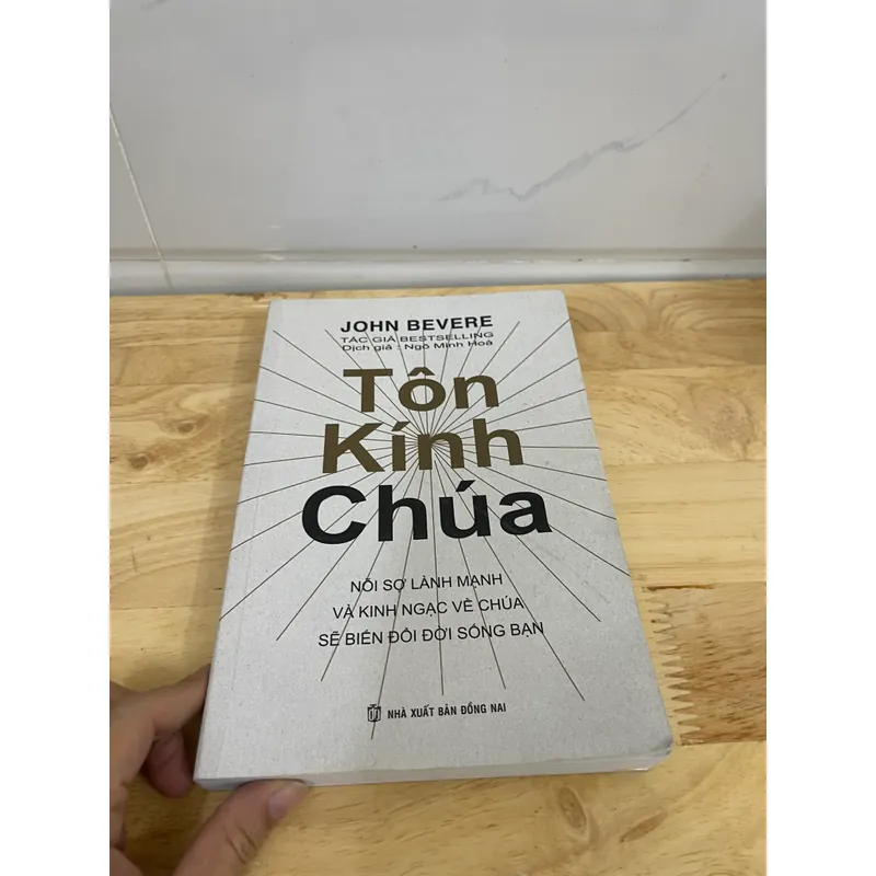 Tôn kính chúa  593592