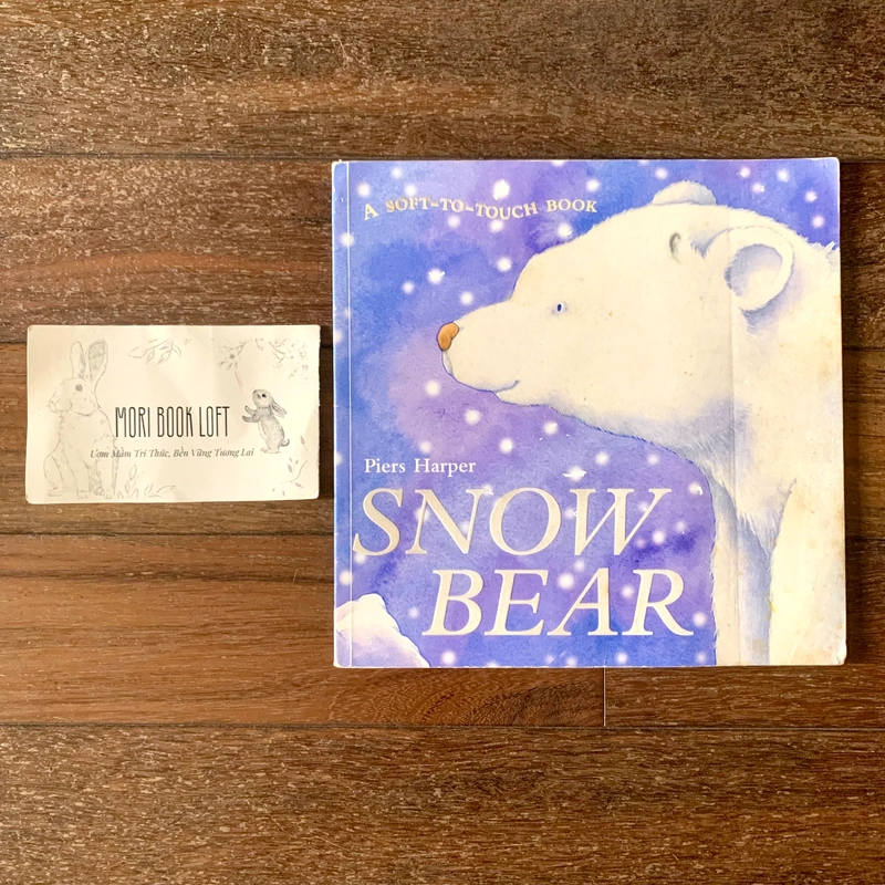 Sách ngoại văn Snow Bear – Sách sờ chạm vải nhung, Used 540728