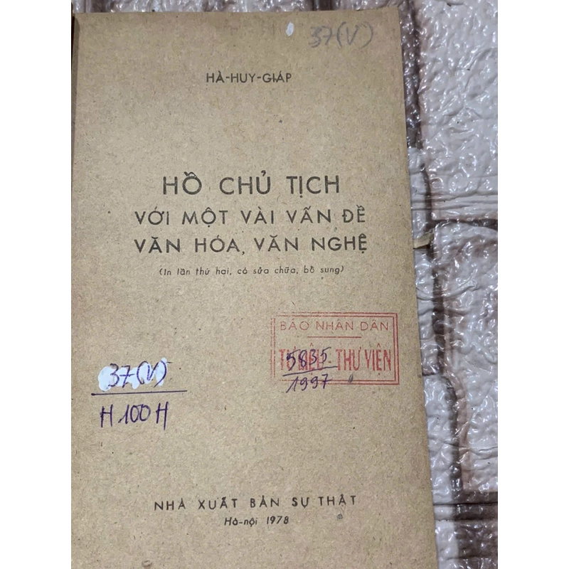 HỒ CHÍ MINH VỚI MỘT VÀI VẤN ĐỀ VĂN HÓA VĂN NGHỆ - HÀ HUY GIÁP- 1978 539927
