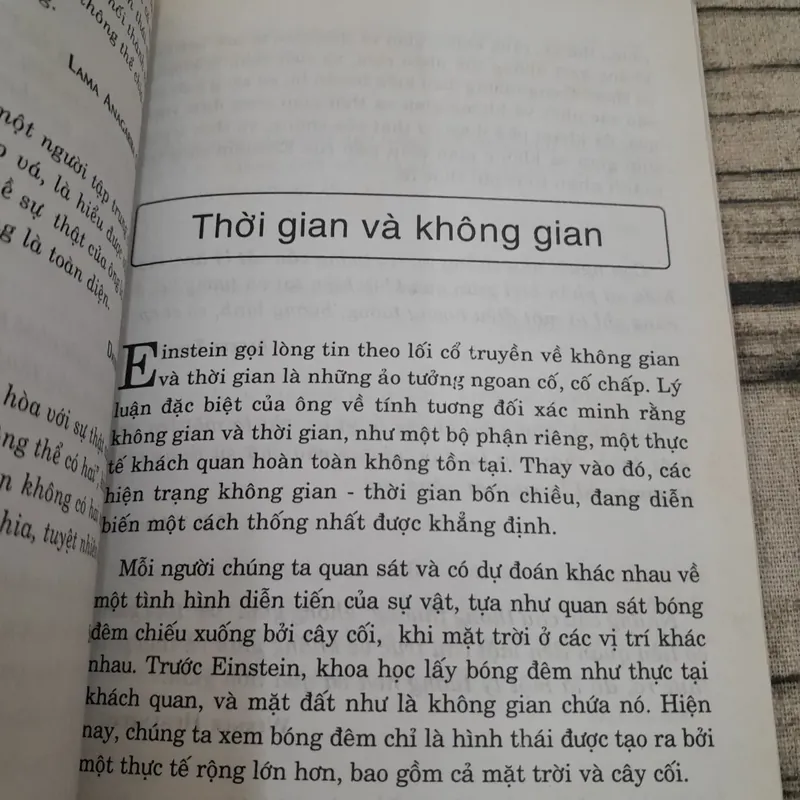 Einstein và Đức Phật. Gặp gỡ tư tưởng. Tác giả Huy Thông Nguyên Hạ 655894