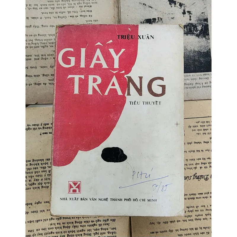 Triệu Xuân - Tiểu thuyết GIẤY TRẮNG (535 trang) 717597