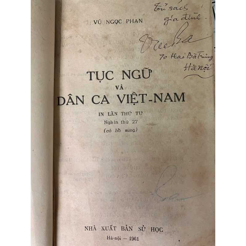 TỤC NGỮ VÀ DÂN CA VIỆT NAM - VŨ NGỌC PHAN 519624