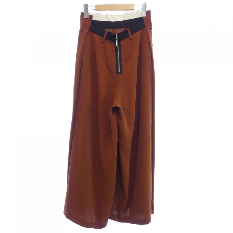 Bề mặt hỗ trợ support surface quần - Hàng hiệu Authentic 815580