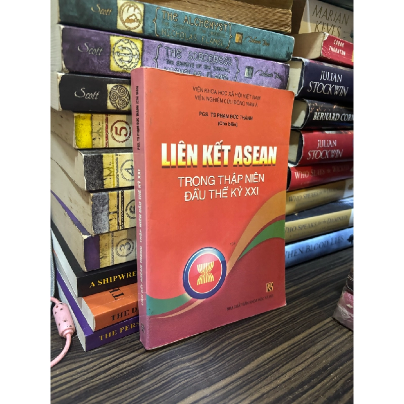 Liên kết Asean trong thập niên đầu thế kỷ XXI - Phạm Đức Thành 358099