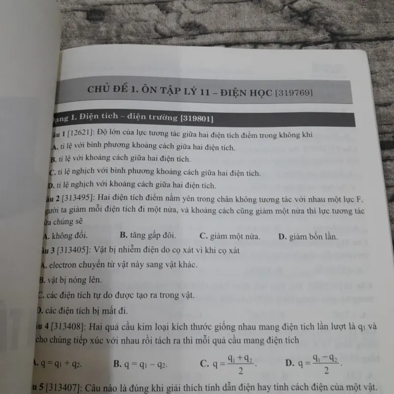 Ôn luyện Vật lý THPT- 2000 bài Sóng Ánh Sáng, Lượng Tử & Hạt Nhân. GV Lại Đắc Hợp Moon.vn 763832