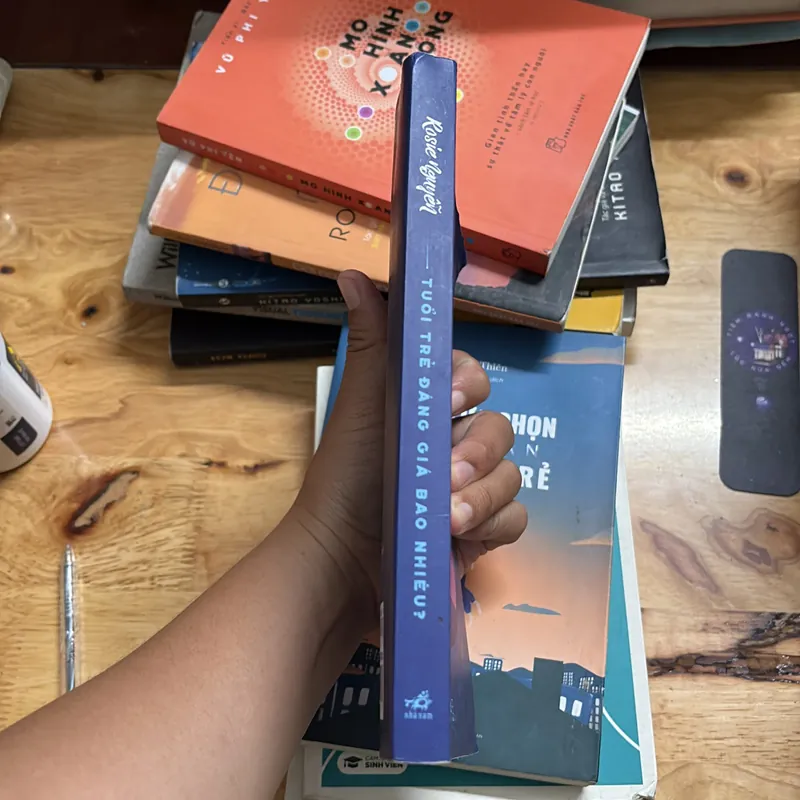 II Sách Kỹ Năng: Tuổi Trẻ Đáng Giá Bao Nhiêu? - ROSIE NGUYỄN - 2017 640133