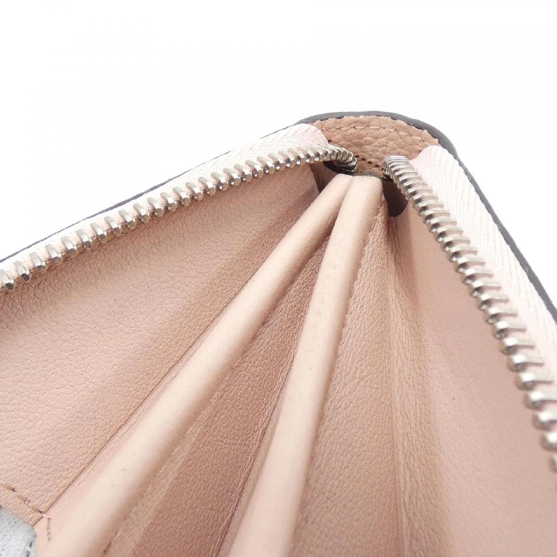 Ví Zippy Mahina M61868 của Louis Vuitton 622873