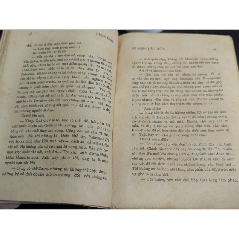 Về miền đất hứa - Léon Uris 129250