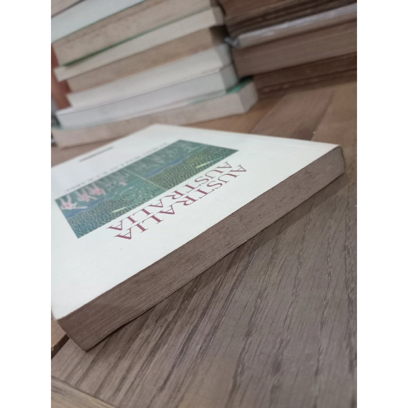 Australia Australia - Robin Wallace-Crabbe 972046