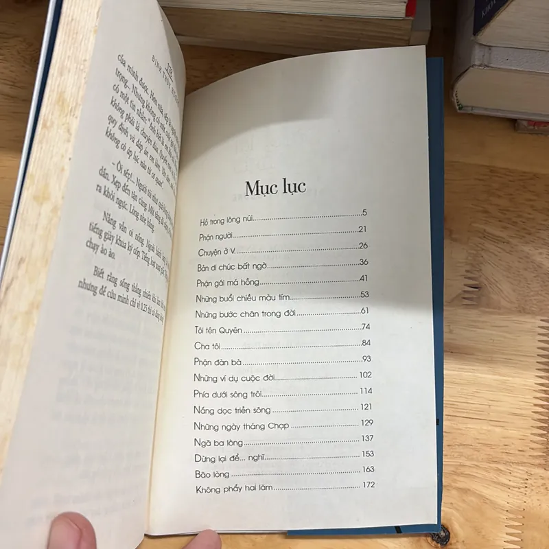 II Tập Truyện Ngắn: Dừng Lại Để Nghĩ - Đinh Thuỳ Hương - 2016 696005