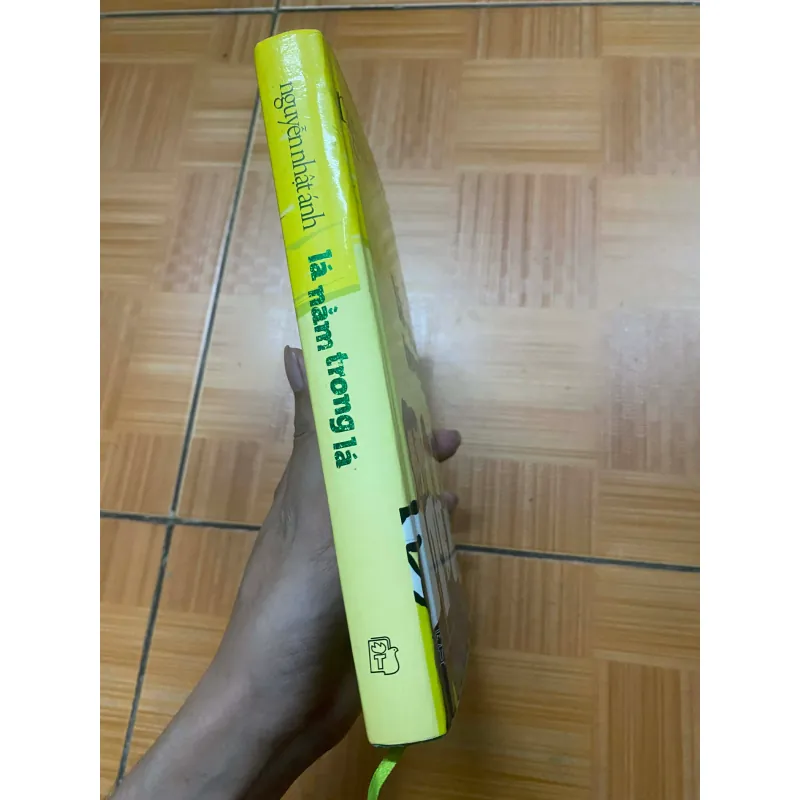 Lá nằm trong lá (bìa cứng) 702704