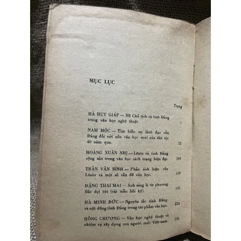 Mấy vấn đề lý luận văn học - 1976  711868