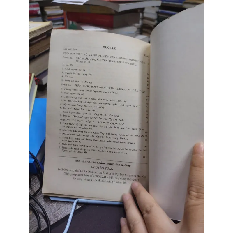 Sách: Nhà văn và tác phẩm trong nhà trường - Nguyễn Tuân (A2) 607447