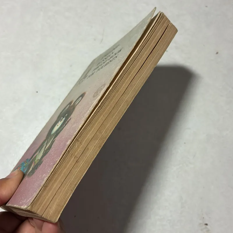 Russian - English Phrase Book for Tourists 995744