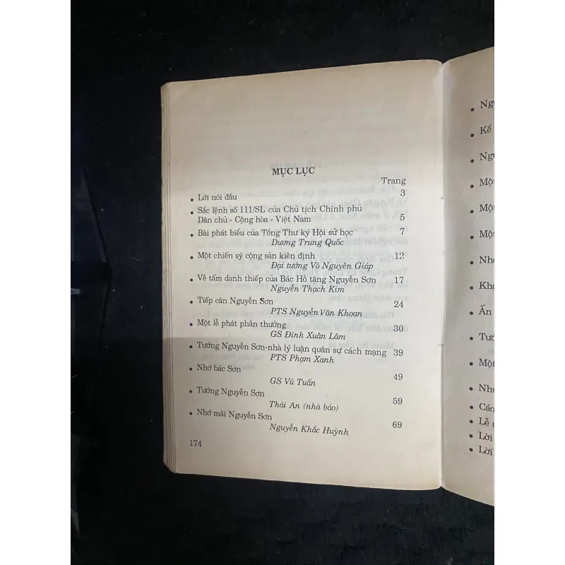 Tướng Nguyễn Sơn- có dấu, chữ ký của nxb 1031631