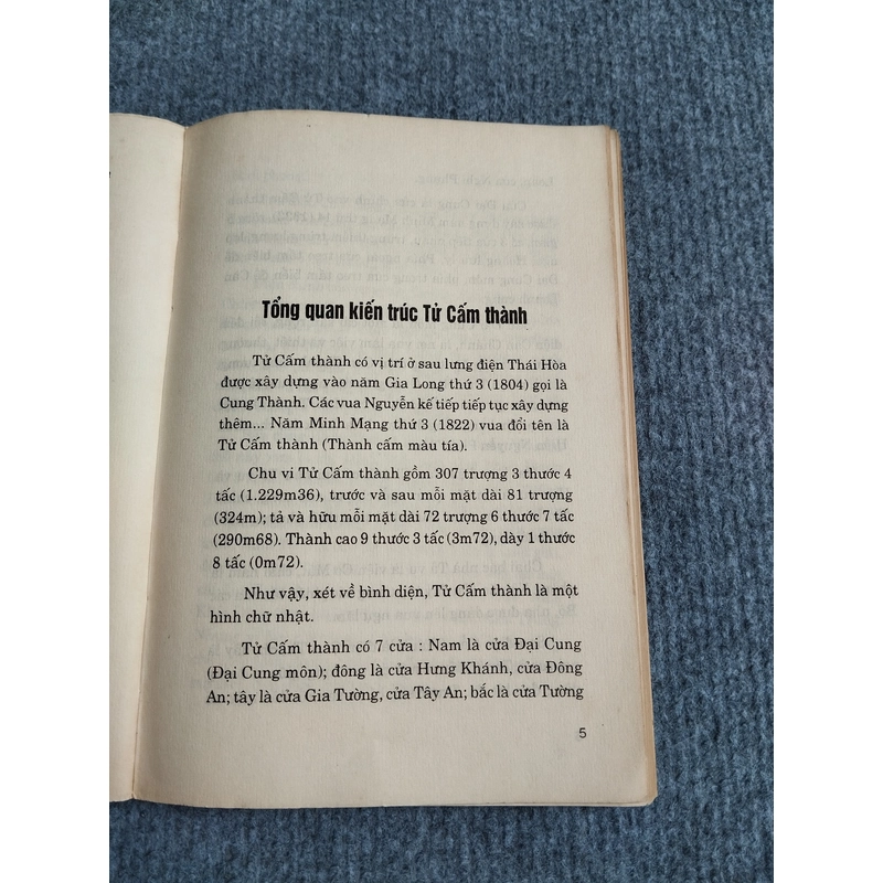 ĐỜI SỐNG TRONG TỬ CẤM THÀNH 551709