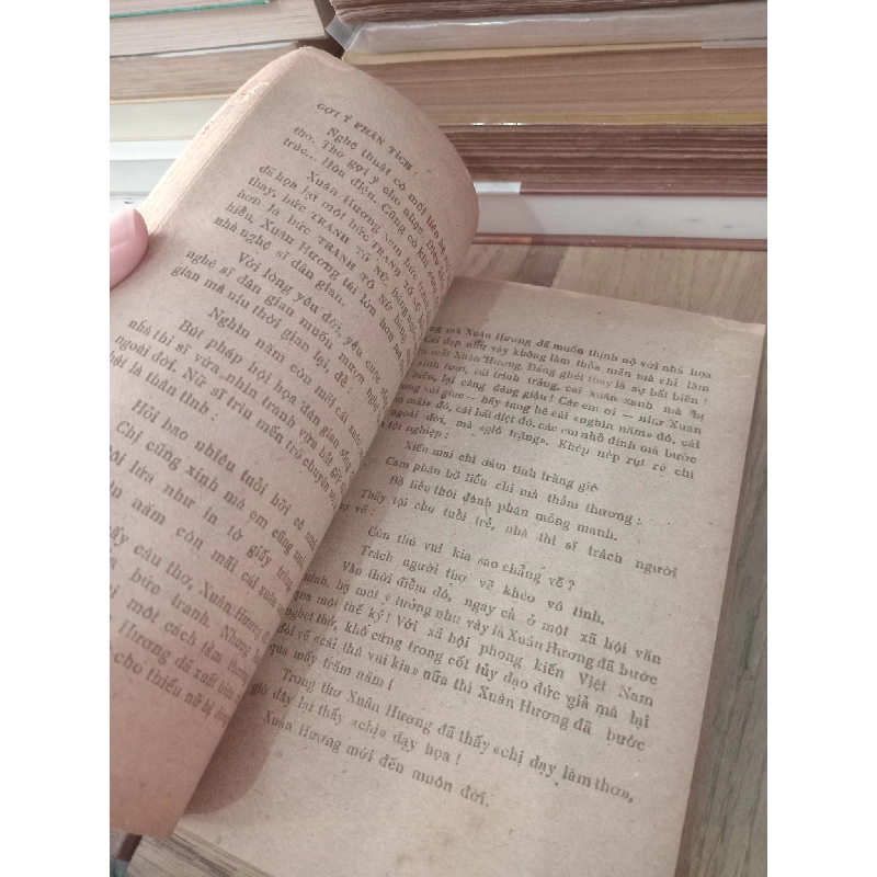 Nghĩ về thơ Hồ Xuân Hương - Lê Trí Viễn 525610