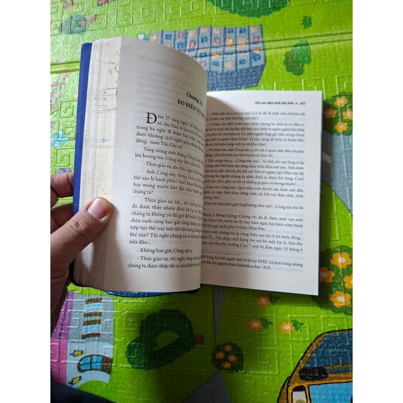 Hai vạn dặm dưới đáy biển 784832