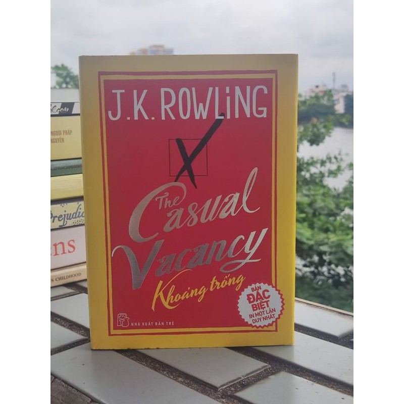 THE CASUAL VACANCY - KHOẢNG TRỐNG (BẢN ĐẶC BIỆT, BÌA CỨNG) 174546