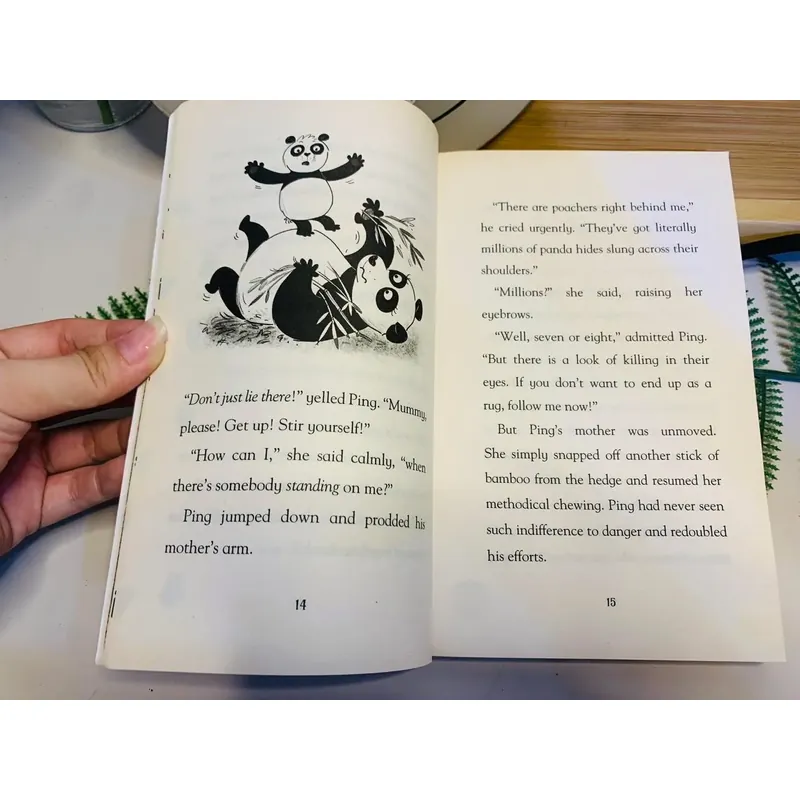  [Sách tiếng Anh 2hand] Like new 90% - Panda Panic - Jamie Rix 559666