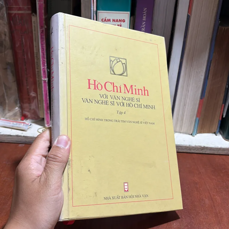 II Hồ Chí Minh Với Văn Nghệ Sĩ (Tập 4) - 2012 1009174